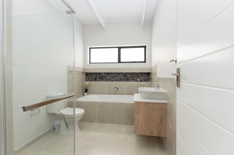 3 Bedroom Property for Sale in Brittania Beach Estate Western Cape